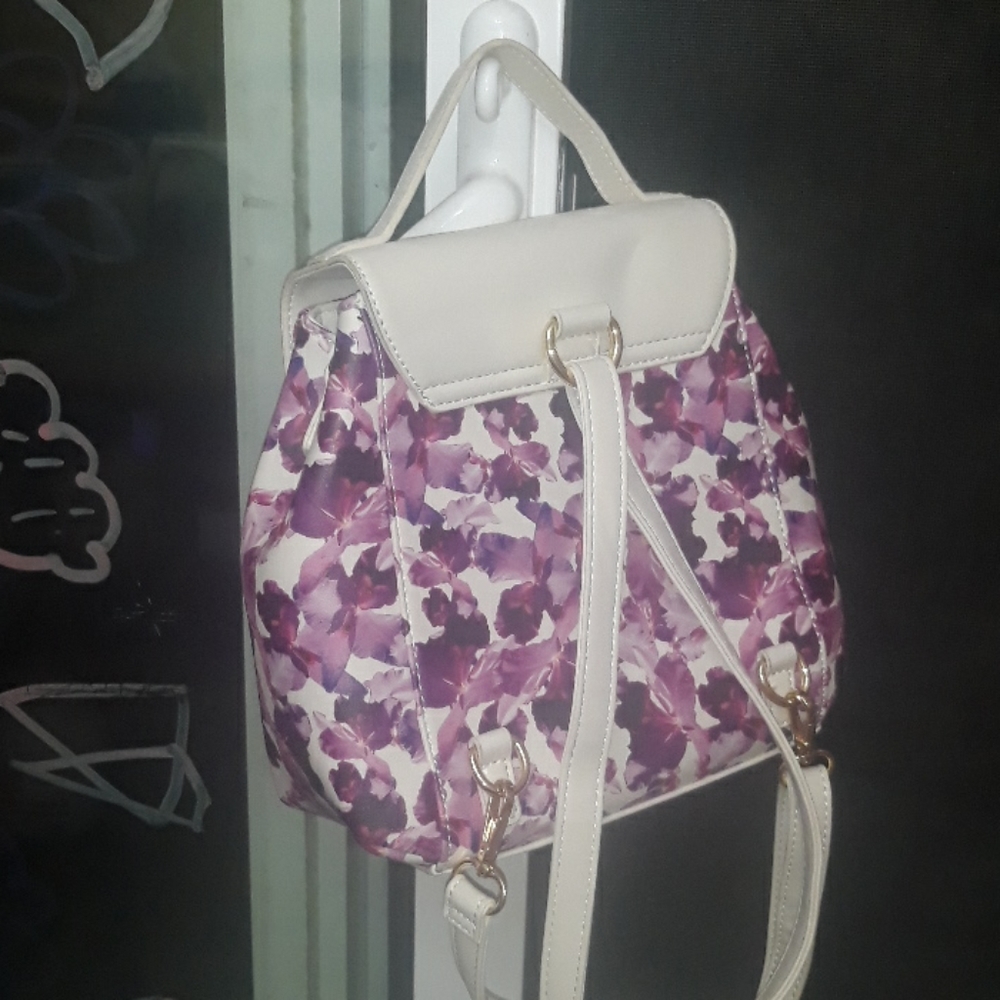 Purse - Picture 3 of 3